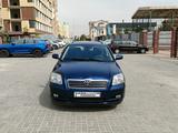 Toyota Avensis 2004 года за 5 100 000 тг. в Шымкент – фото 2