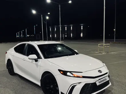 Toyota Camry 2025 года за 19 300 000 тг. в Атырау – фото 2