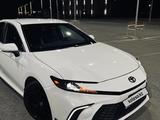 Toyota Camry 2025 года за 19 300 000 тг. в Атырау