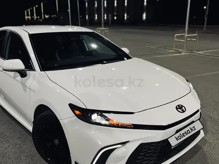 Toyota Camry 2025 года за 19 300 000 тг. в Атырау
