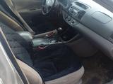 Toyota Camry 2002 годаүшін4 250 000 тг. в Актобе – фото 4