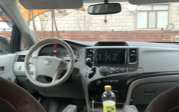 Toyota Sienna 2012 года за 9 500 000 тг. в Атырау
