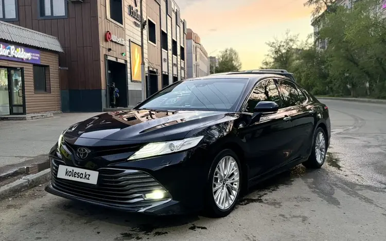 Toyota Camry 2018 года за 16 000 000 тг. в Астана