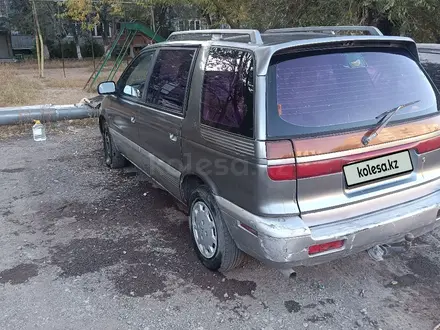 Mitsubishi Space Wagon 1993 года за 1 000 000 тг. в Караганда – фото 2