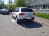 Volkswagen Touareg 2012 года за 11 200 000 тг. в Алматы – фото 3