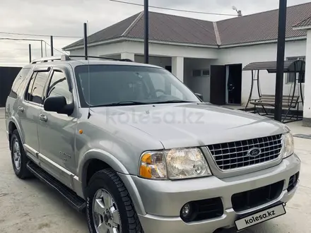 Ford Explorer 2001 годаүшін7 600 000 тг. в Актау