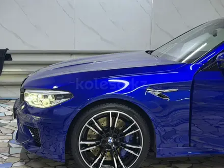BMW M5 2019 года за 44 000 000 тг. в Алматы – фото 15