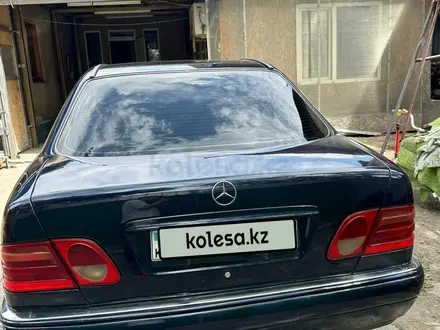 Mercedes-Benz E 230 1997 года за 3 000 000 тг. в Талдыкорган – фото 2
