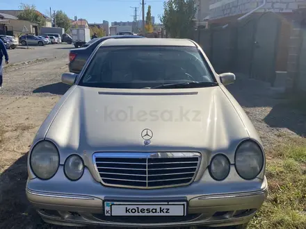 Mercedes-Benz E 240 1999 года за 3 300 000 тг. в Астана