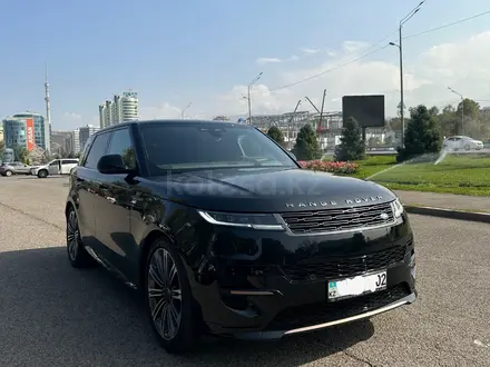 Land Rover Range Rover Sport 2022 года за 83 500 000 тг. в Алматы – фото 10