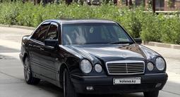 Mercedes-Benz E 230 1999 года за 2 650 000 тг. в Актобе – фото 2