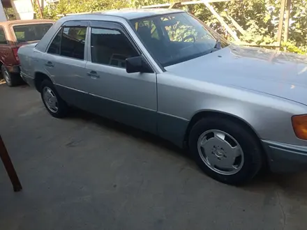 Mercedes-Benz E 230 1989 года за 1 200 000 тг. в Шымкент – фото 2