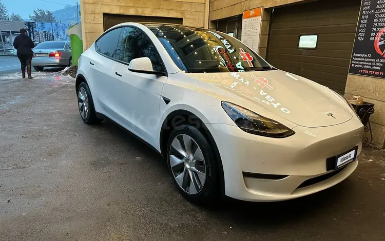 Tesla Model Y 2022 года за 21 500 000 тг. в Алматы