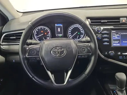 Toyota Camry 2021 года за 11 090 000 тг. в Алматы – фото 13