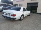 Mercedes-Benz E 200 1990 годаүшін1 300 000 тг. в Айтеке би – фото 5