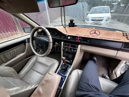 Mercedes-Benz E 280 1993 года за 1 648 586 тг. в Алматы – фото 15