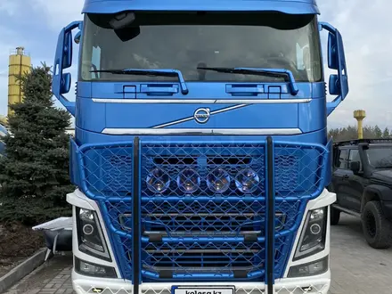 Volvo  FH 2018 года за 45 000 000 тг. в Алматы