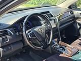 Toyota Camry 2015 года за 10 700 000 тг. в Семей – фото 5