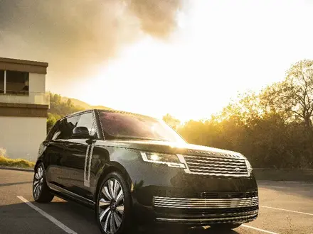 Land Rover Range Rover 2023 года за 119 990 000 тг. в Алматы