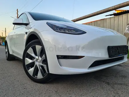 Tesla Model Y 2021 года за 19 950 000 тг. в Алматы – фото 41