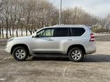 Toyota Land Cruiser Prado 2014 годаүшін15 400 000 тг. в Астана – фото 4