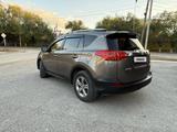 Toyota RAV4 2015 года за 9 000 000 тг. в Актобе – фото 5