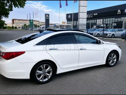 Hyundai Sonata, 2011