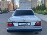 Mercedes-Benz E 230 1991 года за 2 500 000 тг. в Жетысай – фото 3