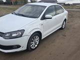 Volkswagen Polo 2015 годаүшін2 300 000 тг. в Рудный – фото 2