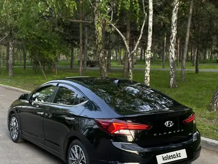 Hyundai Elantra 2020 года за 9 500 000 тг. в Алматы – фото 4