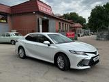 Toyota Camry 2023 года за 17 500 000 тг. в Алматы – фото 3