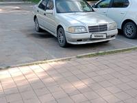 Mercedes-Benz C 180 1995 года за 1 400 000 тг. в Караганда