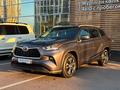Toyota Highlander Prestige 2020 года за 21 900 000 тг. в Астана