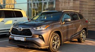 Toyota Highlander Prestige 2020 года за 21 900 000 тг. в Астана