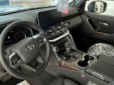 Toyota Land Cruiser Luxe 2025 года за 70 890 000 тг. в Астана – фото 6