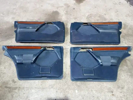 Дверные обшивки mercedes-benz W124 за 45 000 тг. в Алматы