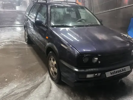 Volkswagen Golf 1995 года за 1 100 000 тг. в Алматы