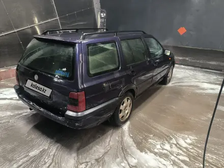 Volkswagen Golf 1995 года за 1 100 000 тг. в Алматы – фото 6