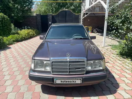 Mercedes-Benz E 230 1992 года за 2 000 000 тг. в Алматы – фото 3