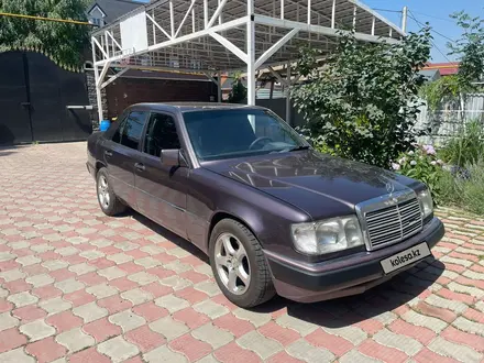 Mercedes-Benz E 230 1992 года за 2 000 000 тг. в Алматы