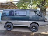 Mitsubishi Delica 1991 годаүшін2 400 000 тг. в Алматы – фото 2