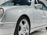 Mercedes-Benz E 320 2001 годаүшін5 000 000 тг. в Айтеке би – фото 2