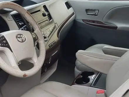 Toyota Sienna 2014 года за 7 500 000 тг. в Жанаозен – фото 10