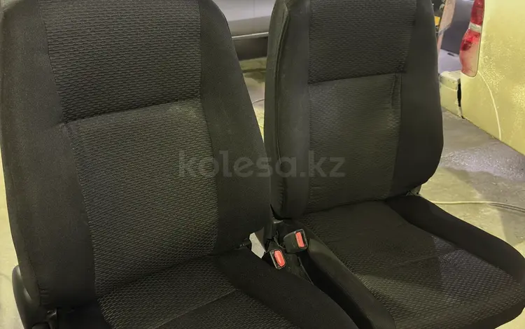 Сиденья на Toyota Hilux за 250 000 тг. в Актау