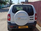 Chevrolet Niva 2018 годаүшін4 300 000 тг. в Семей – фото 3
