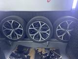 Комлект колес от BMW X7 m50 за 2 000 000 тг. в Астана – фото 2
