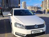 Volkswagen Passat 2014 года за 5 700 000 тг. в Астана – фото 2