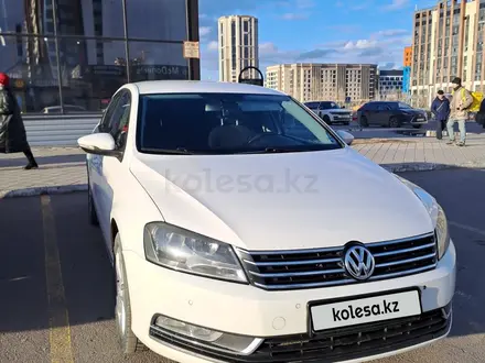 Volkswagen Passat 2014 года за 5 400 000 тг. в Астана – фото 2
