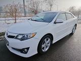 Toyota Camry 2013 годаfor8 700 000 тг. в Алматы