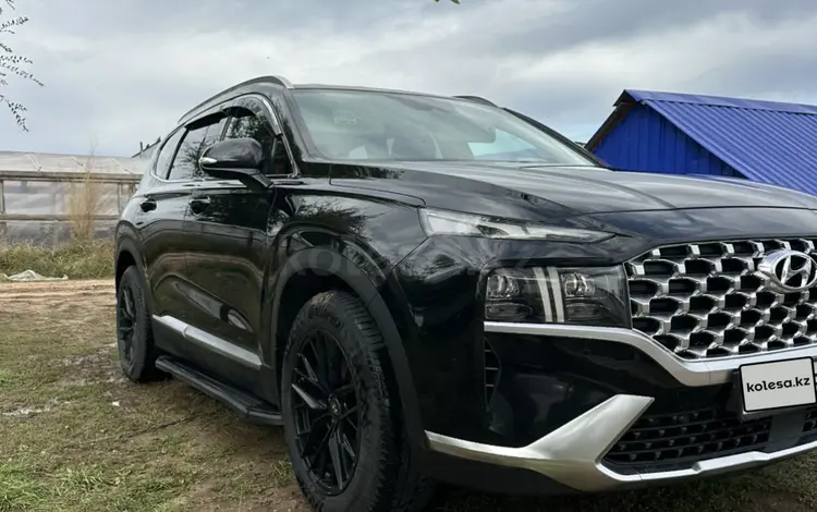 Hyundai Santa Fe 2022 года за 16 500 000 тг. в Уральск